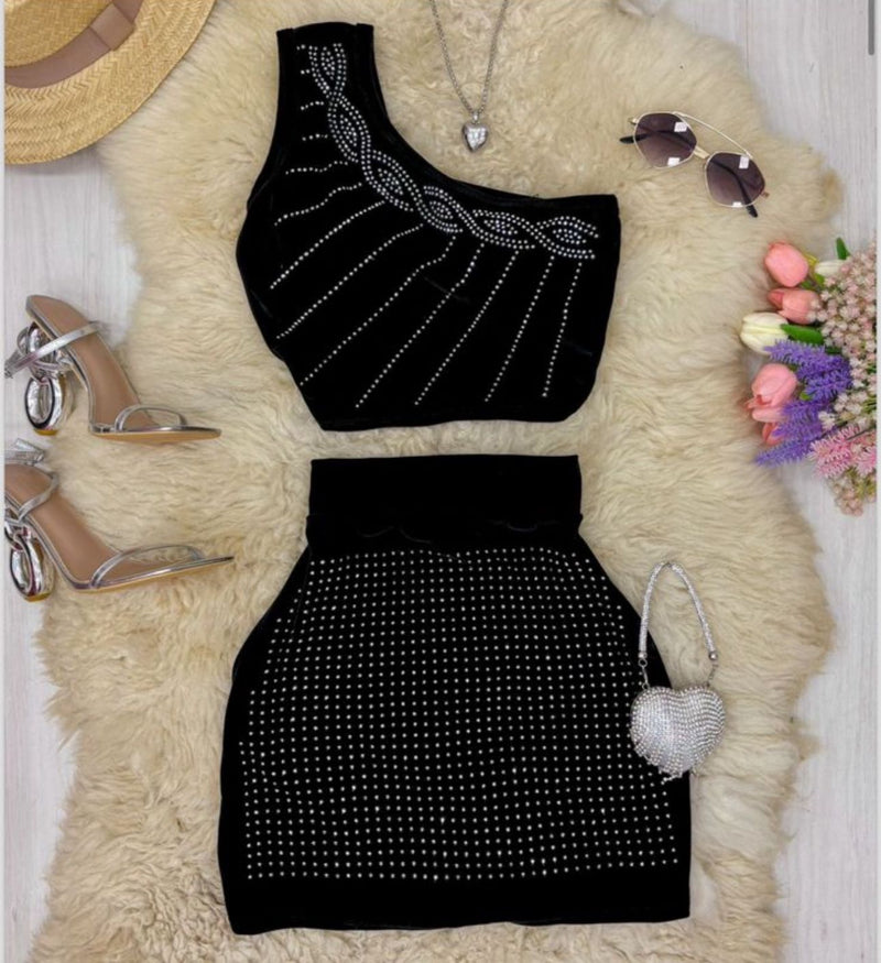 Conjunto festa preto com detalhes em strass